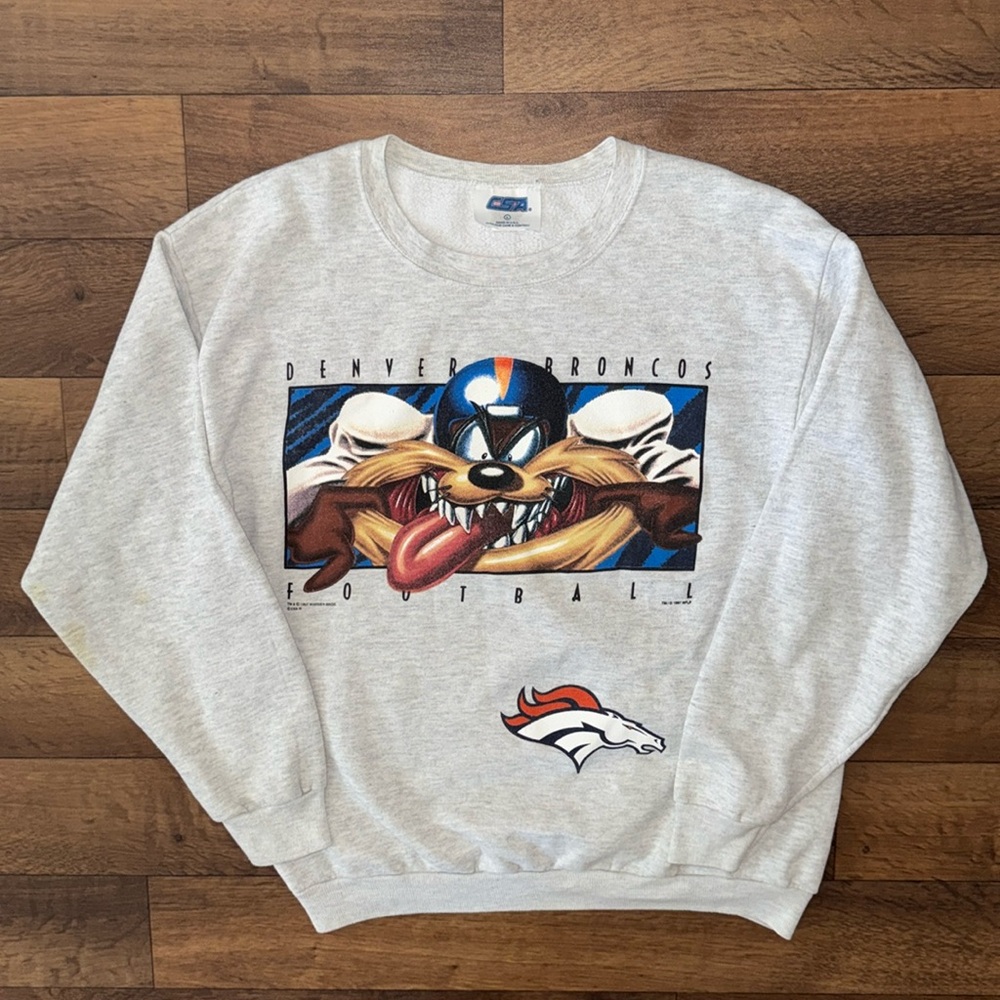 VTG 1997 Denver Broncos Football Tasmanian Devil Size Large Crewneck Sweatshirt